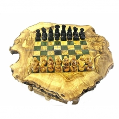 Bonito juego de ajedrez rústico de 25x25x7 cm. de diámetro. La cuadrícula de juego hace 15x15cm n